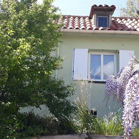 Prázdninový dům Maison Mitoyenne 68m², 2 Pieces + Veranda, Jardin 100m² Avec Pergola, Vue *