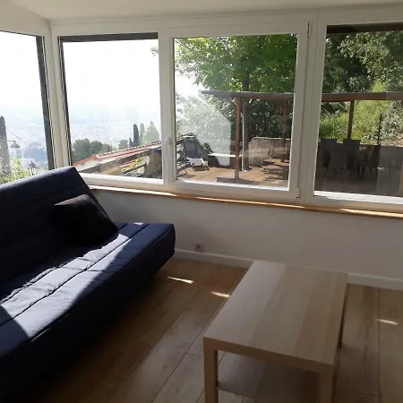 Maison Mitoyenne 68m², 2 Pieces + Veranda, Jardin 100m² Avec Pergola, Vue