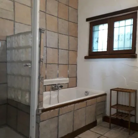 Maison Mitoyenne 68m², 2 Pieces + Veranda, Jardin 100m² Avec Pergola, Vue Prázdninový dům Nice