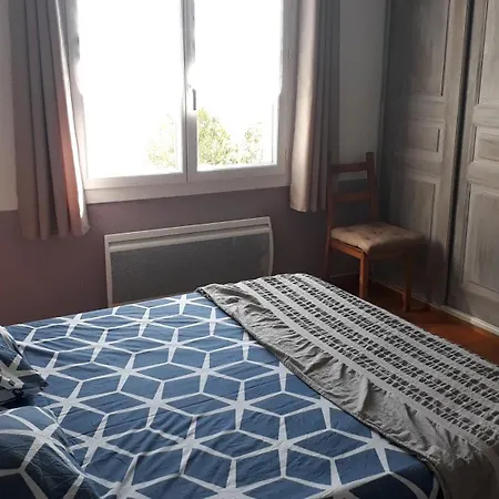 Holiday home Maison Mitoyenne 68m², 2 Pieces + Veranda, Jardin 100m² Avec Pergola, Vue