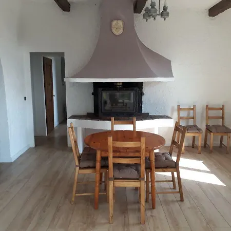 Maison Mitoyenne 68m², 2 Pieces + Veranda, Jardin 100m² Avec Pergola, Vue Nice